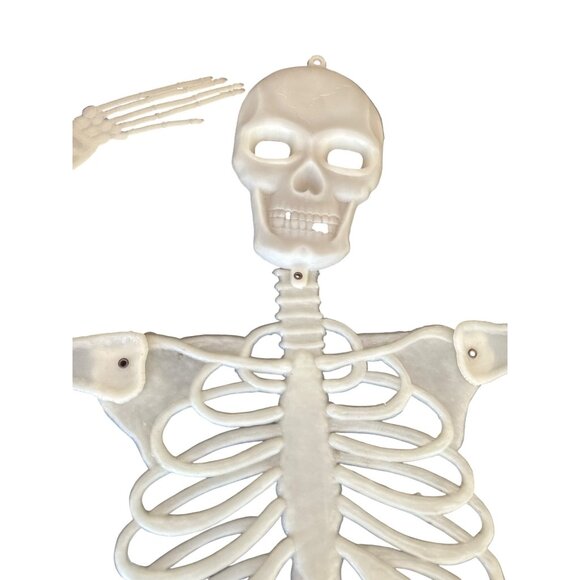 Halloween Glow-In-The-Dark Skeleton Decoration Moveable limbs - Picture 3 of 4
